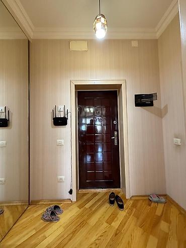 Yeni tikili: Mərkəzdə Kupçalı Əşyalı 3 Otaga Düzəlmə Mənzil. 63 Kv 128 Min. 16 — 5