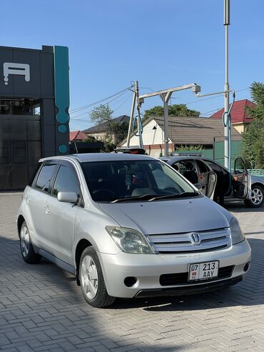 авто в рассрочку ист: Toyota ist: 2004 г., 1.3 л, Автомат, Бензин, Хетчбек
