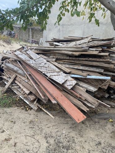 Dekorativ divar panelləri: Məhsul: Tikinti söküntüsündən çıxma taxta materialları Təsvir: -