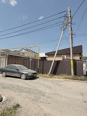 Продажа зданий: Г. Бишкек. Продаётся дом 250 кв. м (цокольный этаж и 1 этаж), есть — 33