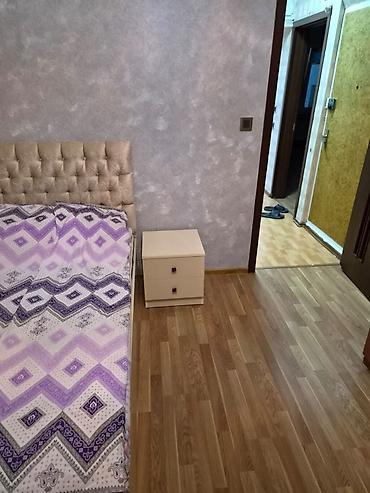 Komodlar: İki çekmecəli komod (yataq otağı üçün) - Rəng: krem/ivory - — 1