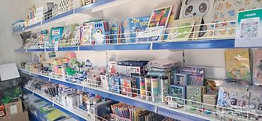 Полочный стеллаж для магазина/ - Конструкция: металлический каркас с