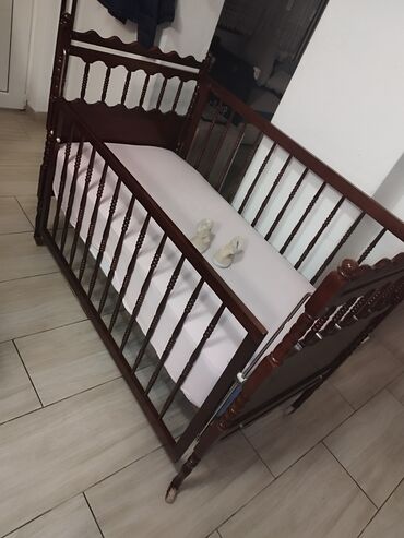 krevetac za bebe igracka: Bоја - Bordo, Upotrebljenо