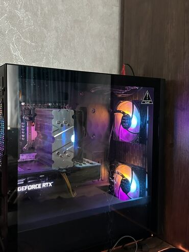 Masaüstü kompüterlər və iş stansiyaları: Heç bir problemi yoxdur, vəziyyəti əladır. i5-12400F – 2.5GHz RTX 3060 — 10