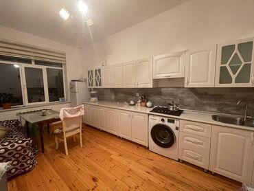 монолитный поликарбонат бишкек: 260 м², 6 комнат, Свежий ремонт, Кухонная мебель