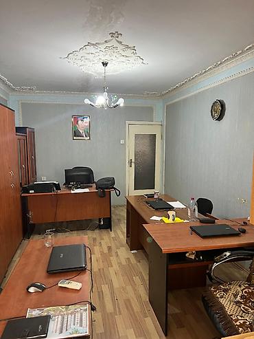 icare obyek: Ofis Nizami metrosunun yanında, "Çeburaşka" aptekin üstündə yerləşir — 1