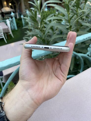 Apple iPhone: IPhone 11, Ağ, Face ID — 6