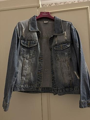 Denim cins gödəkçə - Rəng: orta-mavi yuyulmuş (stonewash effekti) -