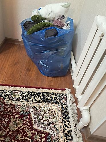 даром платья: Отдам даром большой мешок одежды. свитер, футболки, брюки, куртки т д — 1