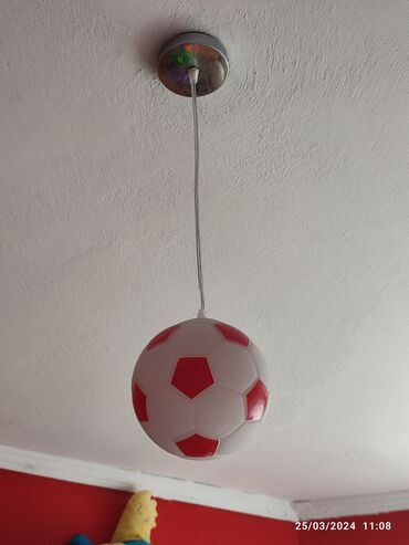 Καινούρια μπάλα ποδοσφαίρου φωτιστικό οροφής