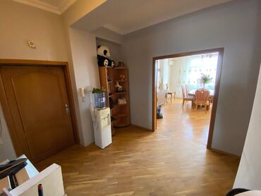 Uzunmüddətli kirayə mənzillər: Neftçilər metrosu,Lotos ticaraet merkezinin arxasinda, 16 mərtəbəli — 13