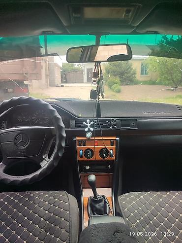 ли 9 авто: Mercedes-Benz W124: 1993 г., 2.2 л, Механика, Бензин, Седан — 2