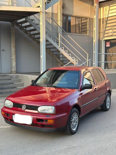 голф моно: Volkswagen Golf: 1993 г., 1.8 л, Автомат, Бензин, Седан