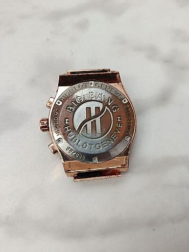 raketa saat: Hublot Big Bang tərzində qol saatı, qızılgül tonlu metal kasa ilə. - — 3