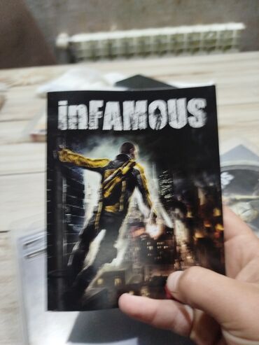 hard disk baku: Məhsul: inFAMOUS – PlayStation 3 (Blu-ray Disk) Tərkib: - Orijinal