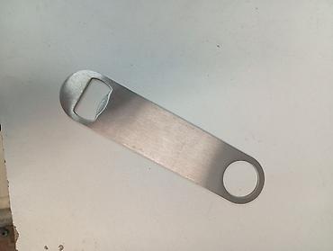 закрывашка банок: Профессиональная открывалка для бутылок (bar key) - Материал — 1