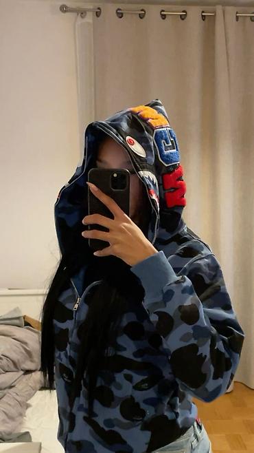 Размер: подойдет на M–L–XL. 
Цвет: синий
Посадка: унисекс, свободная