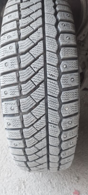 зимние шины на ниву 21214: Колеса в сборе 185 / 65 / R 15, Зимняя шипованная, Б/у, Комплект, Легковые, Литые