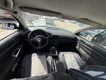 Унаа: Volkswagen Passat: 1999 г., 2.3 л, Кол менен иштөөчү, Бензин, Универсал — 2