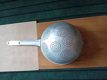 kasa: Metal süzgəc – uzun saplı, yarımkürə formalı - Material: yüngül — 2