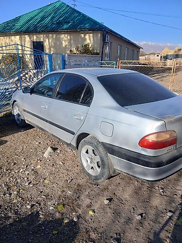 балыкчы эвакуатор: Toyota Avensis: 2000 г., 1.8 л, Механика, Седан — 2