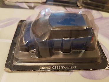 43: Kolleksiya üçün 1:43 ölçülü die-cast model avtomobillər dəsti. - — 8