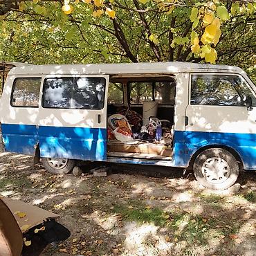 плафон на спринтер: Mazda BONGO: 1985 г., Бус — 4