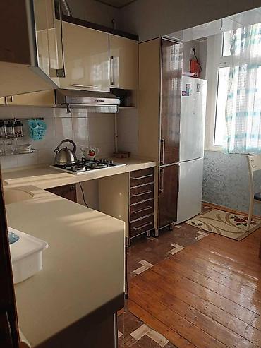 əhmədli kiraye ev: İcarəyə verilir 4 otaqlı köhnə tikili 100 m², Əhmədli m. 750 AZN/ay 4 — 1