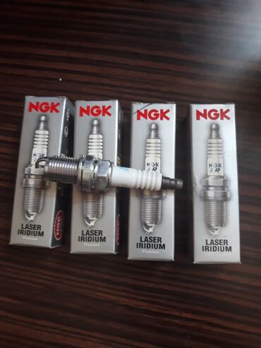 şüşə alışı: NGK markalı, IFR6J11 model lazer iridium şamlar dəsti. Şamlar yüksək
