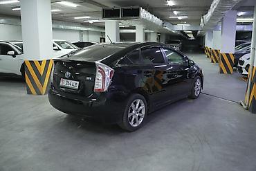 range rover 2013: Toyota Prius: 2013 г., 1.8 л, Гибрид, Лифтбек — 6