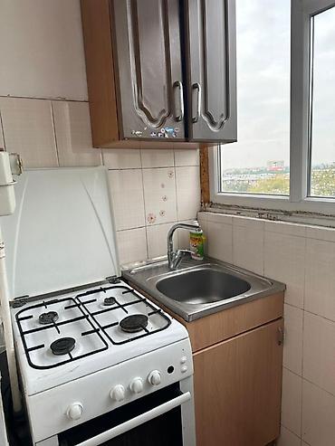 Продажа квартир: 1 комната, 35 м², ул. Московская / Уметалиева 105 серия, 8 этаж, Косметический ремонт — 4
