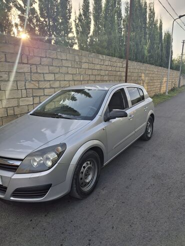 17 disk təkər: Opel Astra: 1.4 l | 2005 il | 282000 km Hetçbek