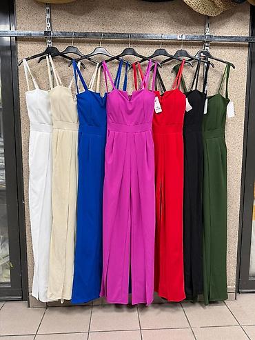 Kombinezoni: 💫New collection💫

⚜️Univerzalna velicina
⚜️Cena 2800 din — 1