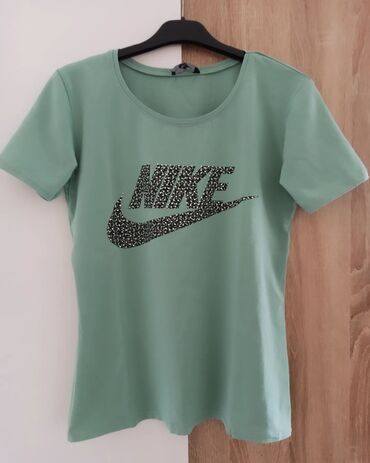 majica nike l: Nike, M (EU 38), Pamuk, bоја - Maslinasto zelena