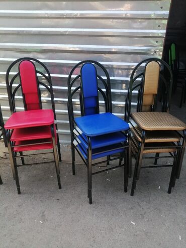 Stullar: Stullar Topdan və parakəndə satişi var. Stol stul dəstləri. Kafe üçün — 10