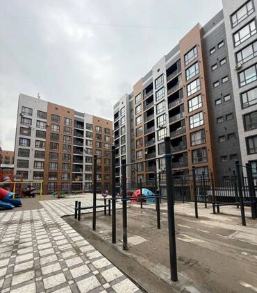 3 комнатная квартира 104 серии бишкек: 2 комнаты, 80 м², 108 серия, 3 этаж, ПСО (под самоотделку)