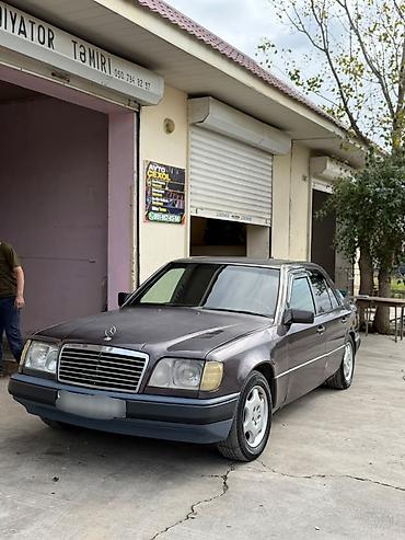 opel astra qapi: Mercedes-Benz E 220: 2.2 l | 1994 il Sedan — 1