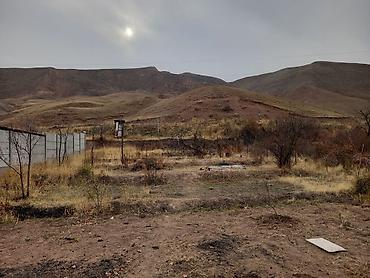 Продажа коттеджей и домов: 🌄 Уникальная дача под горой ждёт своего хозяина! 1 комната, свет и — 8