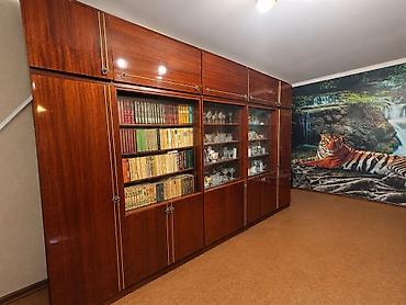 продаю стенка: Стенка-шкаф, Тип стенки-шкафа: Советская, Для зала, Б/у, Особенности: Для хранения посуды — 1