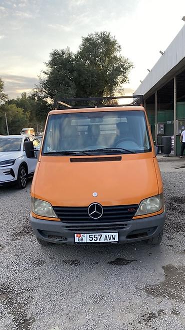 скутар макси: Mercedes-Benz Sprinter (CDI), оранжевый, бортовой/грузовой. Основные — 3