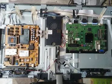 Aksesoari za TV i video: Philips 32PHS4032 Led televizor polomljen ekran u delovimaMain board na lalafo.rs — 7 Aksesoari za TV i video: Philips 32PHS4032 Led televizor polomljen ekran u delovimaMain board — 7