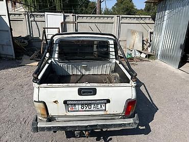 Унаа: ВАЗ (ЛАДА) 4x4 Niva: 2002 г., 1.7 л, Кол менен иштөөчү, Бензин, Пикап — 8