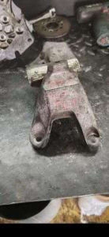 alterna diskovi: AUDI Q7 4M 4 NOSAC STOPA MOTORA 8W0199307H | Audi q7 q5 q3 q2 A1 A3 — 1