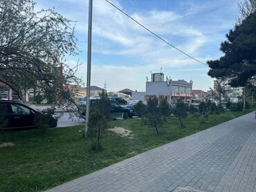 Kommersiya daşınmaz əmlakının satışı: Köhnə Günəşlidə əsas yolun kənarında, 9 mərtəbəli binanın — 8