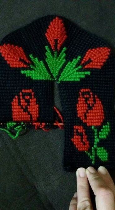 Dəstlər: Məhsul: Əl işi toxunma dəsti və naxışlı corab/başmaqlar Təsvir: - — 10