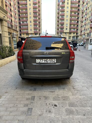 Kia: Kia Ceed: 1.6 l | 2011 il Universal — 4