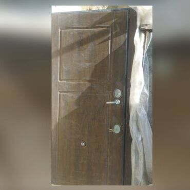 qapl: Seyf qapi 300 azn. Baha alinib🏡 Xirdalan 🚚 Əlavə ödənişlə çatdırılma