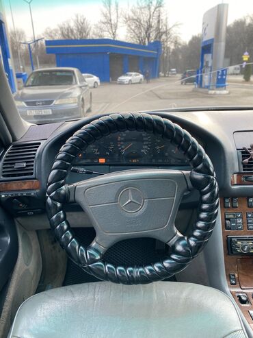 продаю или меняю на легковое авто: Mercedes-Benz S-Class: 1995 г., 3.2 л, Автомат, Газ, Седан