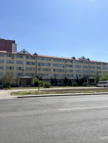 Отели и хостелы: 4 комнаты, 135 м², Индивидуалка, 2 этаж, Старый ремонт
