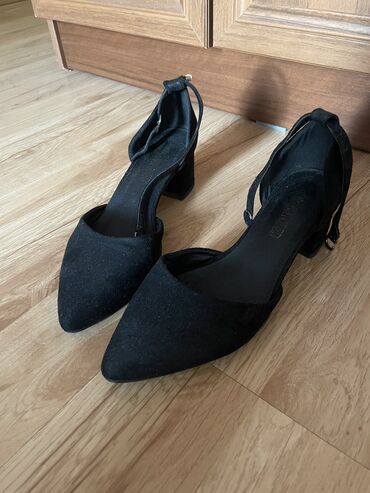 туфли замшевые на высоком каблуке: Туфли 38, цвет - Черный